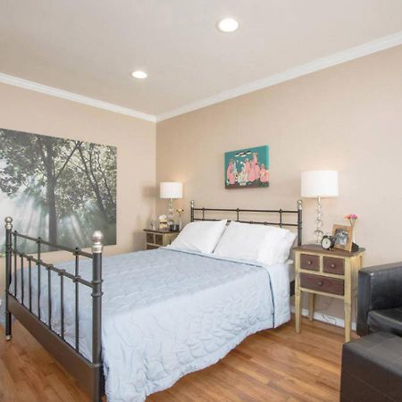 The Burbank Sanctuary - Be Pampered - Full Kitchen Apartment Ngoại thất bức ảnh